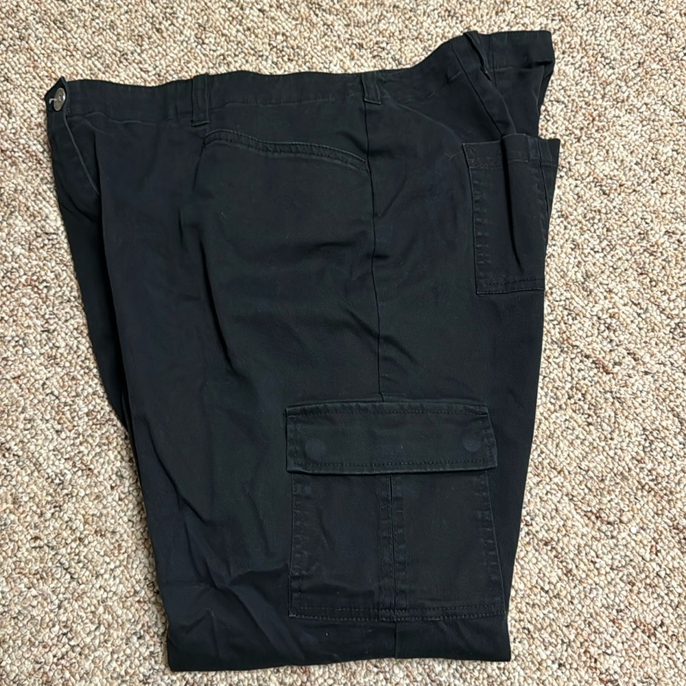 Chicos black cargo pants short (size 2) - Picture 2 of 5